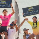 Putu Aditya Putra Somiya (kiri) dan Ni Made Dian Septiari (kanan) amankan tiket Rip Curl GromSearch International Finals di North Narrabeen, Australia, pada 7–10 November 2026, usai menang dalam Rip Curl GromSearch Indonesia Finals 2026 yang berlangsung di Pantai Halfway Kuta, Bali, pada 17–18 Oktober 2026. (dok: istimewa)